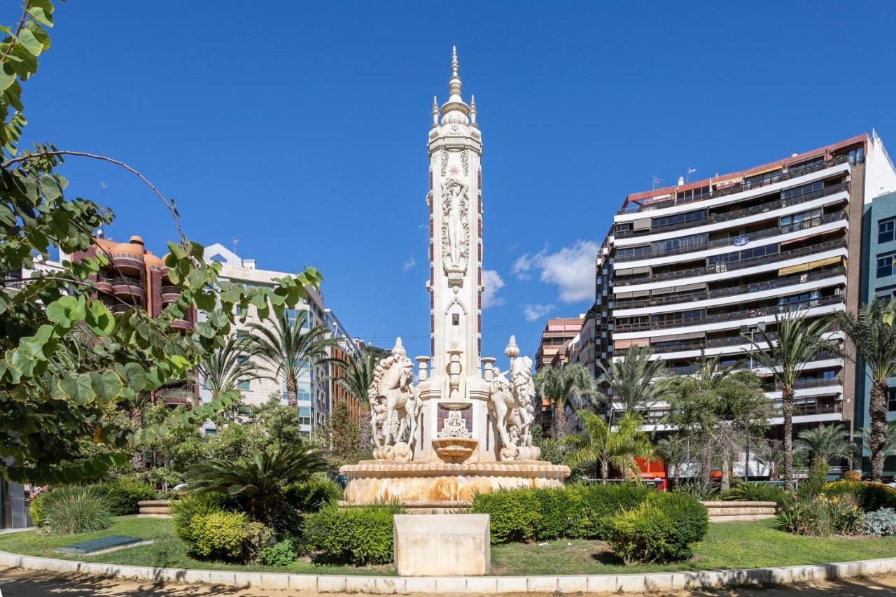 Beach Suite, City & Mountain View Alicante Kültér fotó